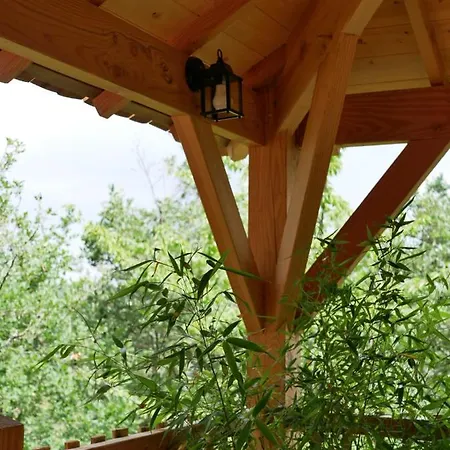 Chateau Dans Les Arbres Avec Privatif- Messilhac Кемпинг