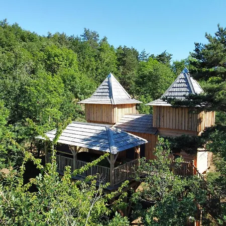 Кемпинг Chateau Dans Les Arbres Avec Privatif- Messilhac